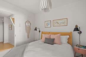 22 Village Run 3 Bedroom Condo by RedAwning