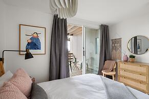 22 Village Run 3 Bedroom Condo by RedAwning