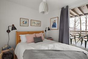 22 Village Run 3 Bedroom Condo by RedAwning