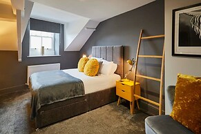 Host Stay Ochre Yellow