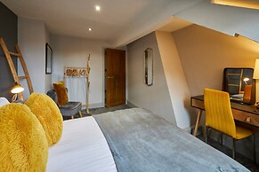 Host Stay Ochre Yellow