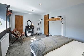 Host Stay Rooftops Grey