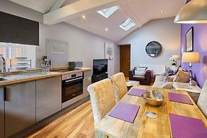 Host Stay Majestic Purple