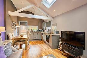 Host Stay Majestic Purple