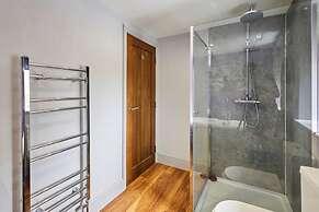 Host Stay Majestic Purple