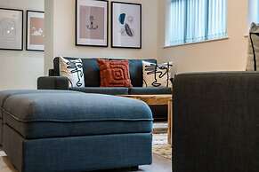 Host Apartments The Rodney Courtyard