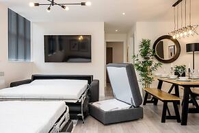 Host Apartments The Rodney Courtyard