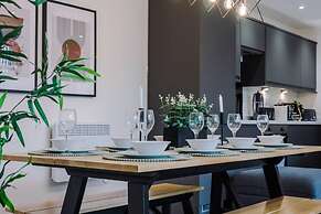 Host Apartments The Rodney Courtyard