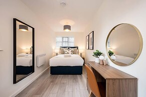 Host Apartments The Rodney Courtyard