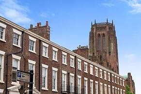 Host Apartments The Rodney Courtyard
