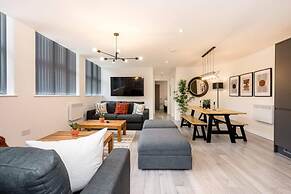 Host Apartments The Rodney Courtyard