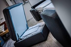 Host Apartments The Rodney Courtyard