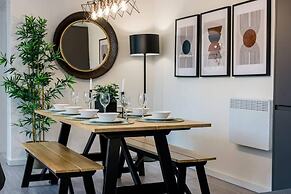 Host Apartments The Rodney Courtyard