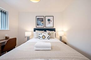 Host Apartments The Rodney Courtyard