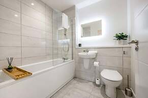 Host Apartments The Rodney Courtyard