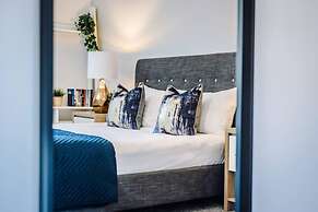 Host Apartments The Pall Mall Balcony Apt