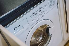 Host Apartments The Pall Mall Balcony Apt