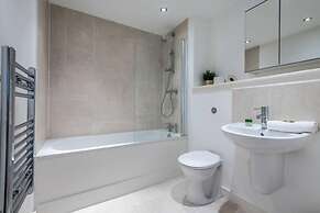 Host Apartments The Pall Mall Balcony Apt