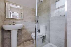 Host Apartments The Roscoe Coach House