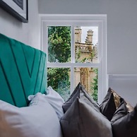 Host Apartments The Roscoe Coach House