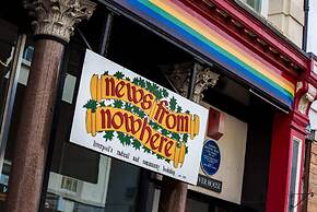 Host Apartments The Roscoe Coach House