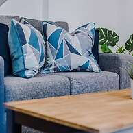 Host Apartments The Roscoe Coach House