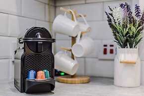 Host Apartments The Roscoe Coach House