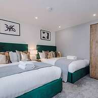 Host Apartments The Roscoe Coach House