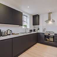 Host Apartments The Roscoe Coach House