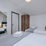 Host Apartments The Roscoe Coach House