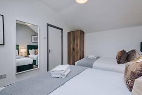 Host Apartments The Roscoe Coach House