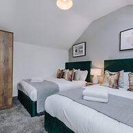 Host Apartments The Roscoe Coach House