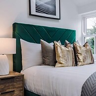 Host Apartments The Roscoe Coach House