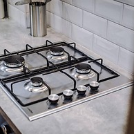 Host Apartments The Roscoe Coach House