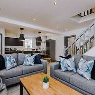 Host Apartments The Roscoe Coach House