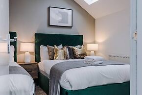 Host Apartments The Roscoe Coach House