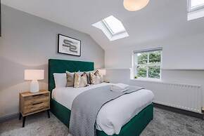 Host Apartments The Roscoe Coach House