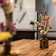 Host Apartments The Roscoe Coach House