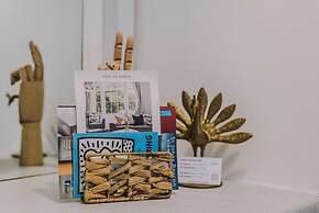 Host Apartments The Roscoe Coach House