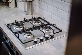 Host Apartments The Roscoe Coach House