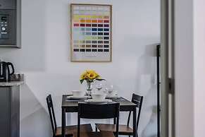 Host Apartments The Roscoe Nest