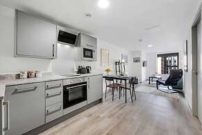 Host Apartments The Roscoe Nest