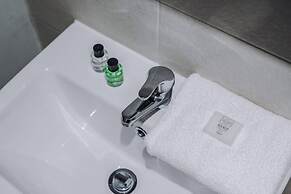 Host Apartments The Roscoe Nest