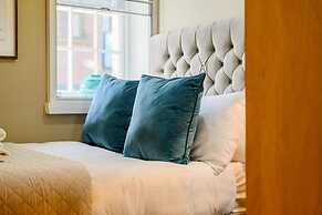 Host Apartments Queen Square Apartment