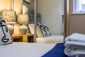 Host Apartments Queen Square Apartment