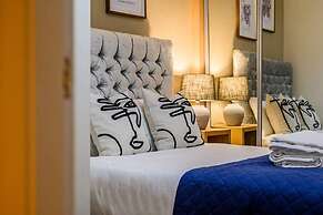 Host Apartments Queen Square Apartment