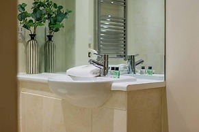 Host Apartments Queen Square Apartment