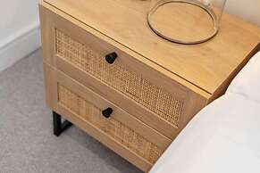 Host Apartments Lark Lane Hideaway