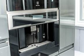 Host Stay Bands Warehouse I