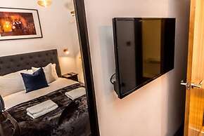 Host Stay Bands Warehouse I